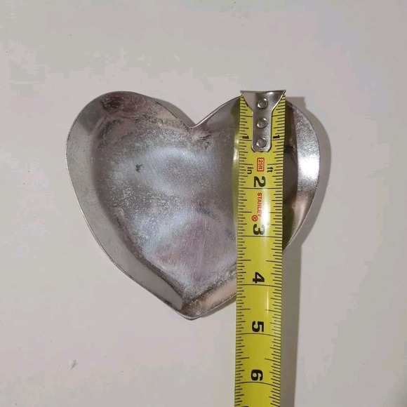 Pottery Barn Trinket Tray - Silver Tone Aluminum Heart India Ring Coin Dish - Picture 6 of 7